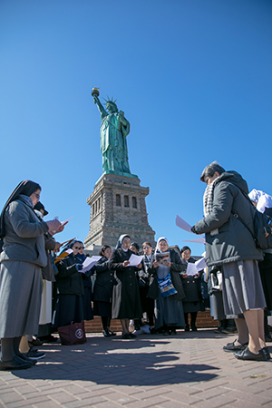 Catholic sisters at the Statue of Liberty 